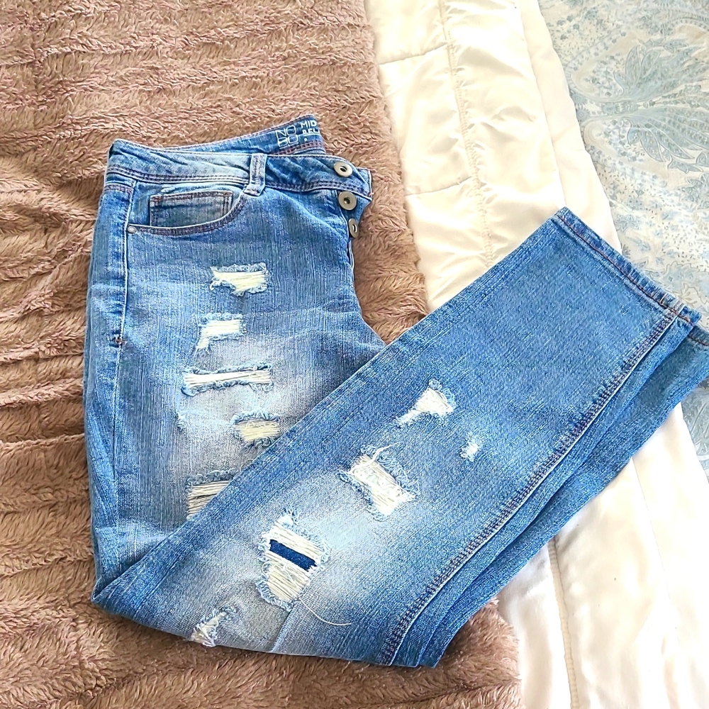 No Bounderies mid-rise relaxed skinny jeans